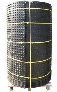 Noppenmatras van rubber, geschikt als koematras