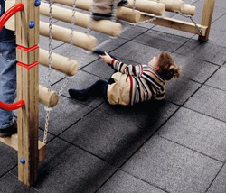 Speelplaatstegel met valdemping